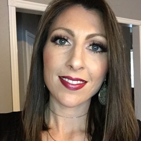 Meet your Posher, Leah - Picture 1 of 1